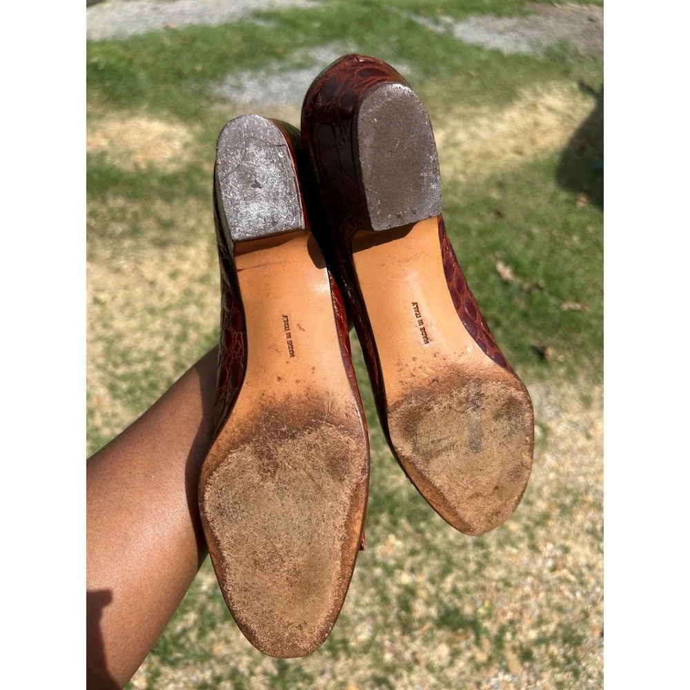Salvatore Ferragamo Vara Pumps Women 9 AA Brown Croc Embossed Leather‎ Italy